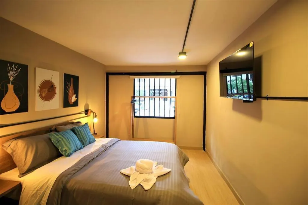Apartamento Con Cocina Y Bano Privado - One106 By Roots Rentals Medellín Colombia