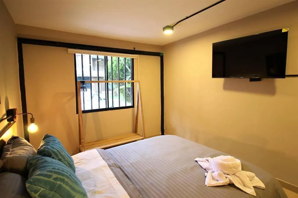 Apartamento Con Cocina Y Bano Privado - One106 By Roots Rentals Medellín Colombia