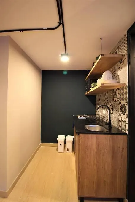 Apartamento Con Cocina Y Bano Privado - One106 By Roots Rentals Medellín 0*,